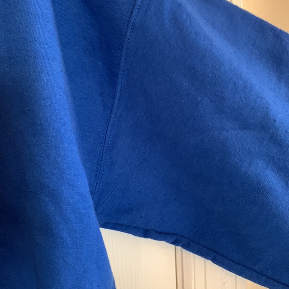 FedEx Gildan Blue Sweatshirt - Picture 6 of 6